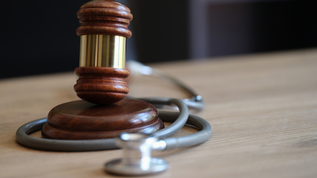 gavel and stethoscope showing chiropractors and attorneys can work together for personal injury cases