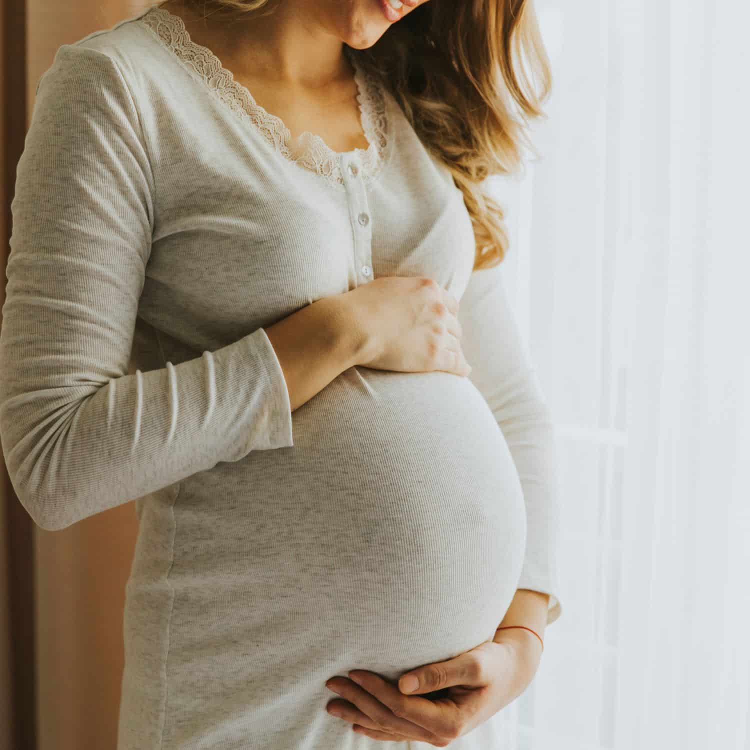 Woman looking for pregnancy chiropractor in fort washington